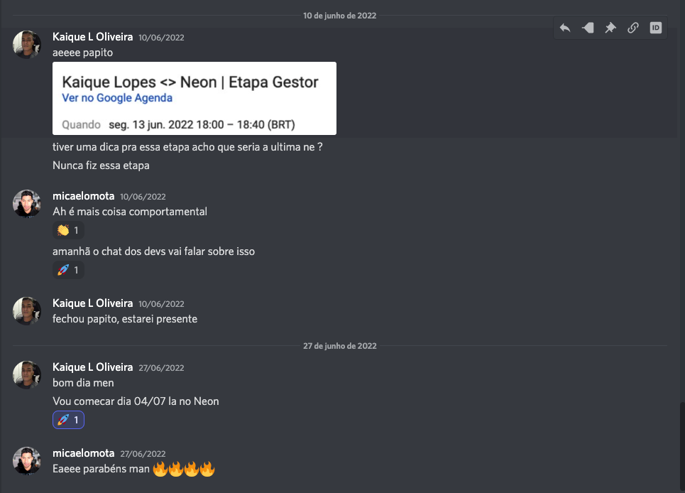 Kaique L. Oliveira comemorando o início na Neon após seguir as etapas do processo seletivo